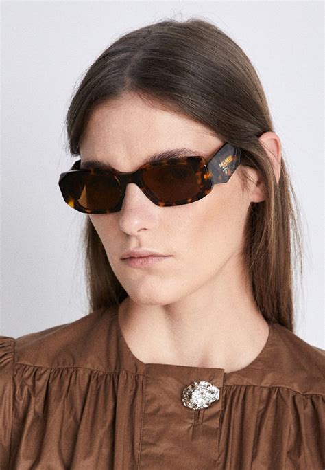 prada sunglasses big|prada sonnenbrille unisex.